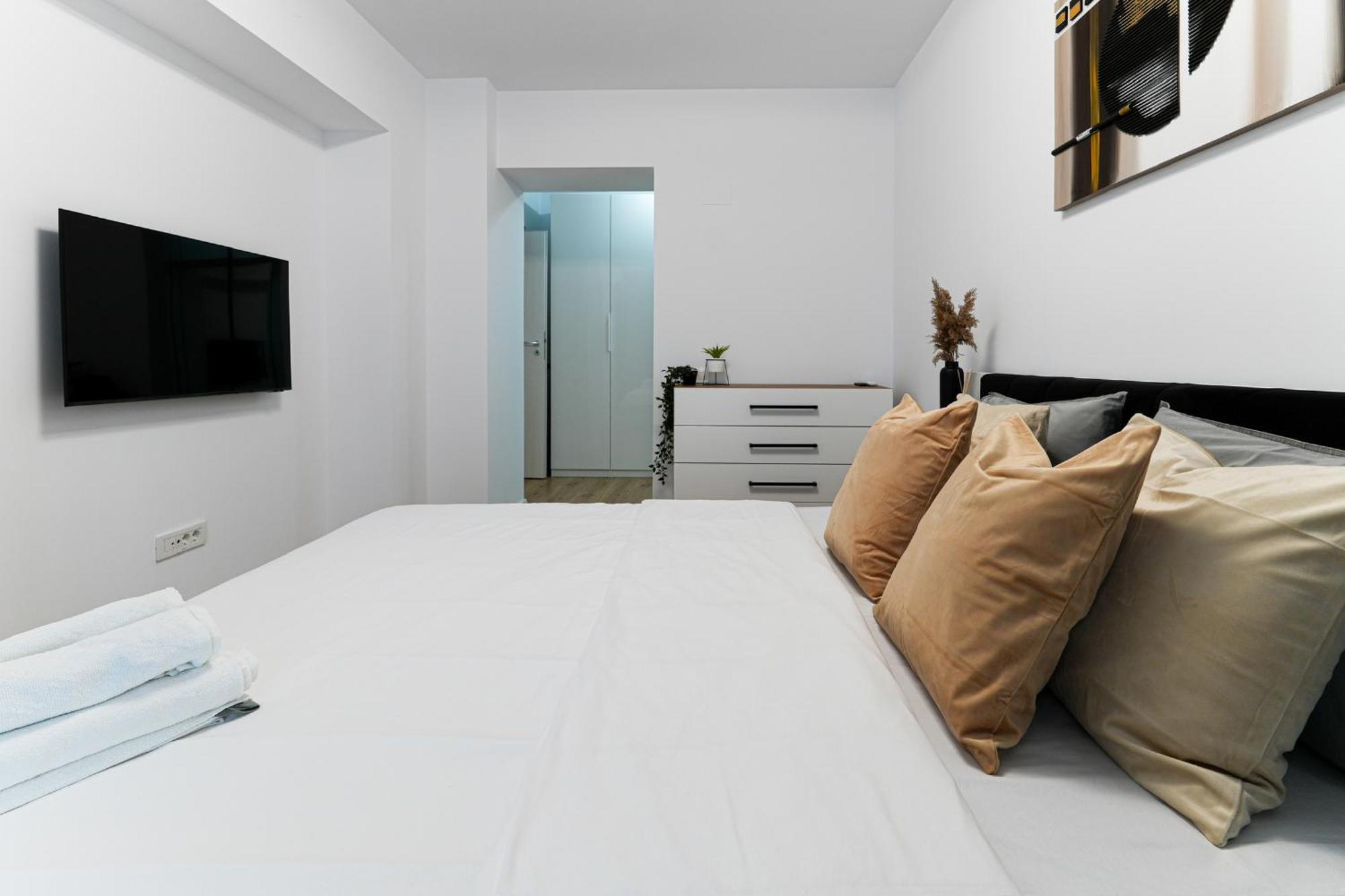 Sandra - Park-View Apt With Balcony & Parking 부쿠레슈티 외부 사진